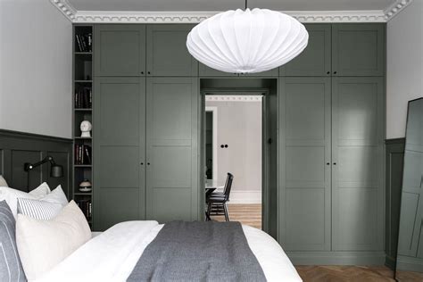 Platsbyggd garderob ikea